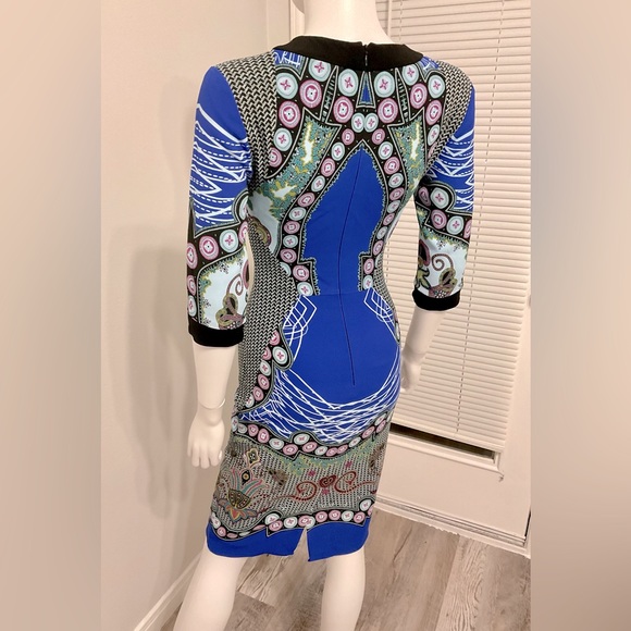 ETRO Beautiful, complementary dress, perfectly emphasizes your figure. - Picture 8 of 14